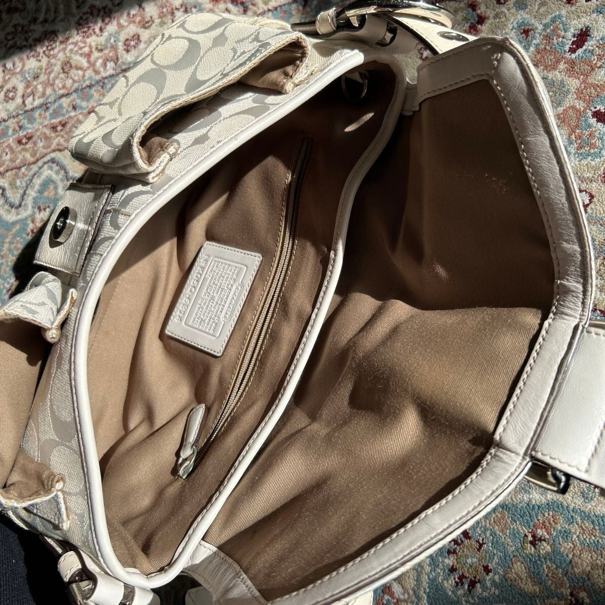 Vintage Coach Soho Shoulder Bag – White Leather 🤍