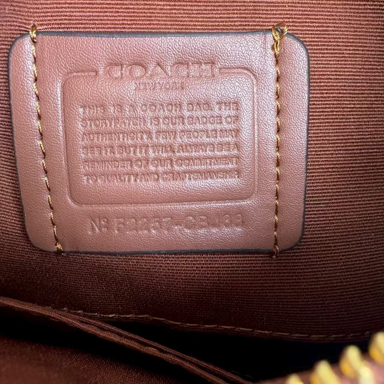 Coach Signature Canvas Tote Bag – Beige Monogram 🤎