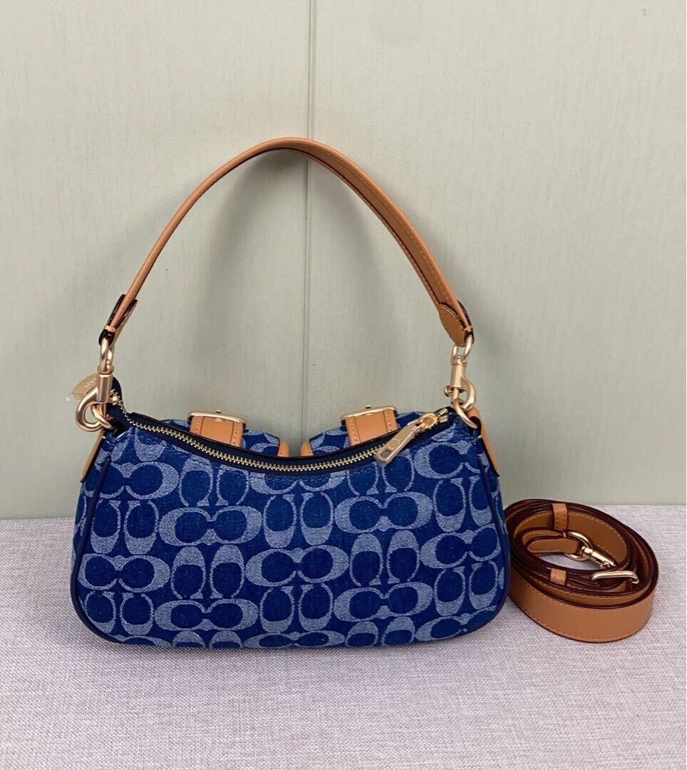 Coach Shoulder Bag – Navy Signature Canvas & Leather 🧵💙