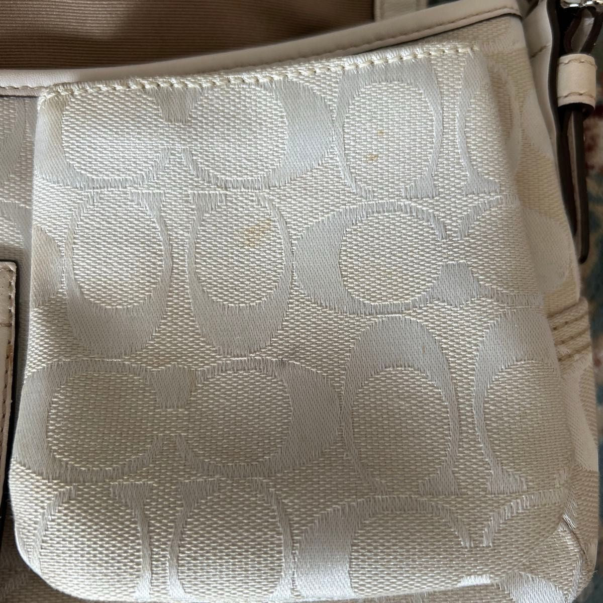 Vintage Coach Soho Shoulder Bag – White Leather 🤍