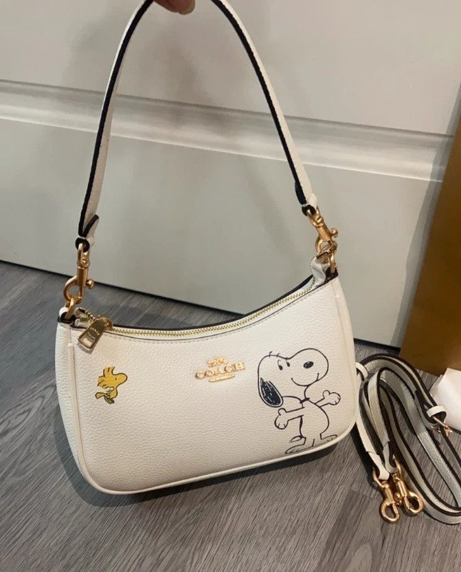 Coach x Peanuts CBJ76 Shoulder Bag Brown & Snoopy Edition 👜💫